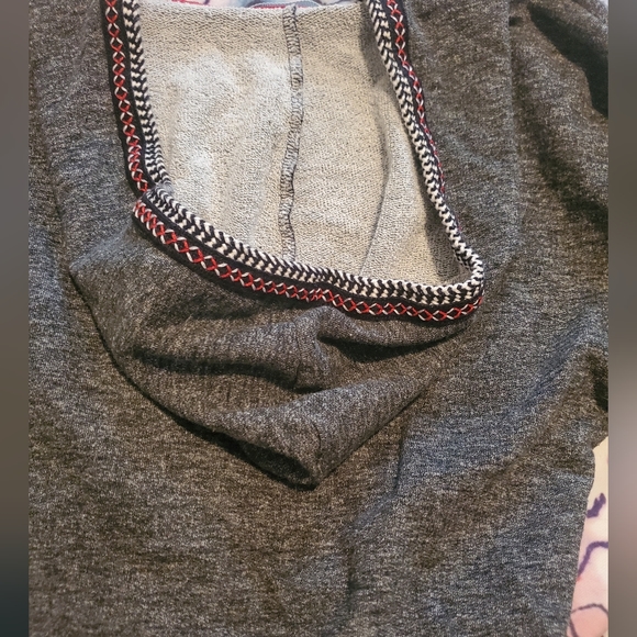 Women's lightweight hooded sweater sweatshirt Maurices size medium - Picture 5 of 9